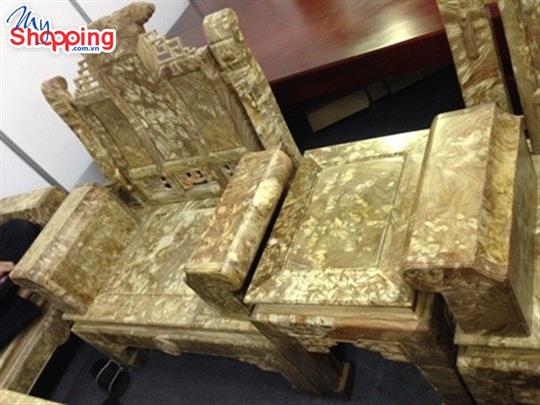 Bộ bàn ghế gỗ ngọc am ngàn tuổi cực độc, giá khủng