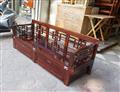 Ghế Kết Hợp Với Giường Tựa Hoa Văn Màu Nho (Mã GG19) 